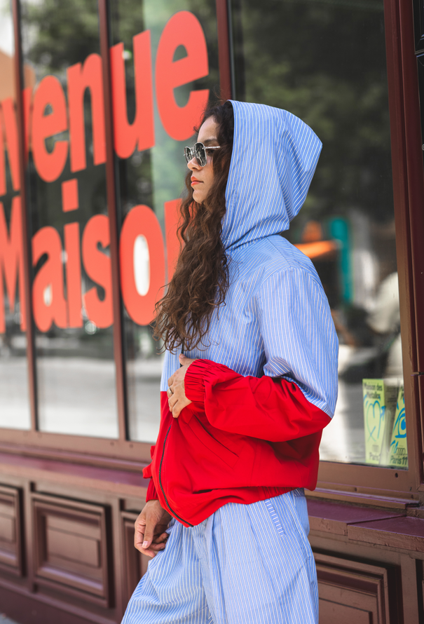 HOODJACKET LIGHT BLUE STRIPES RED